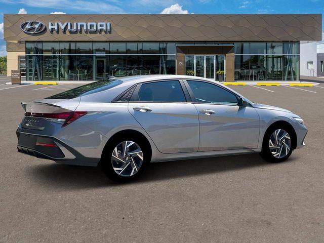 Hyundai Elantra  2025
