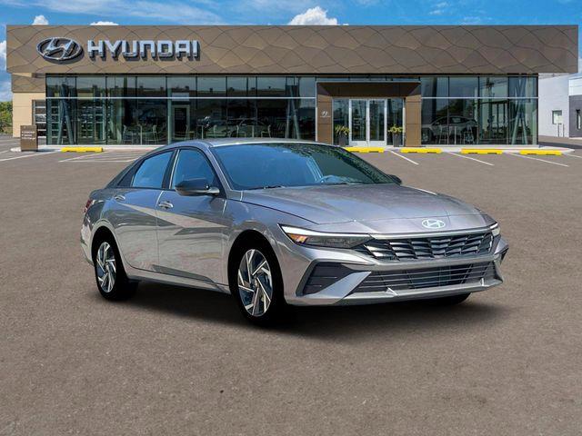 Hyundai Elantra  2025