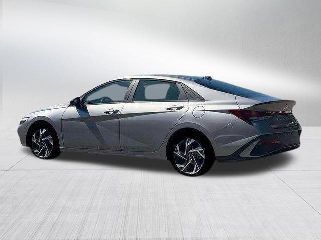 Hyundai Elantra  2025