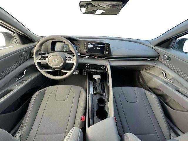 Hyundai Elantra  2025