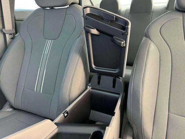 Hyundai Elantra  2025