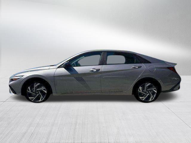 Hyundai Elantra  2025