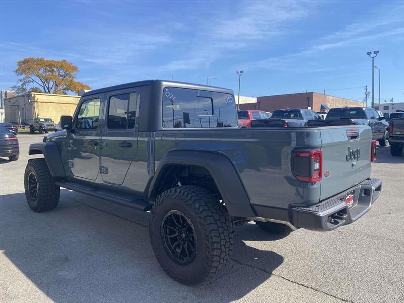 Jeep Gladiator  2025