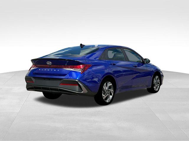 Hyundai Elantra  2025