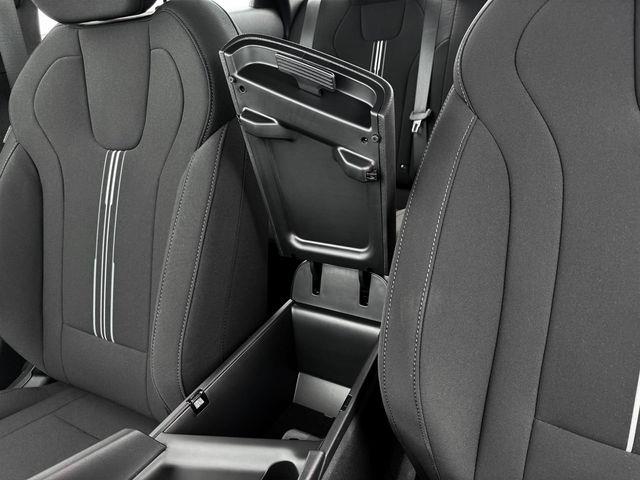 Hyundai Elantra  2025