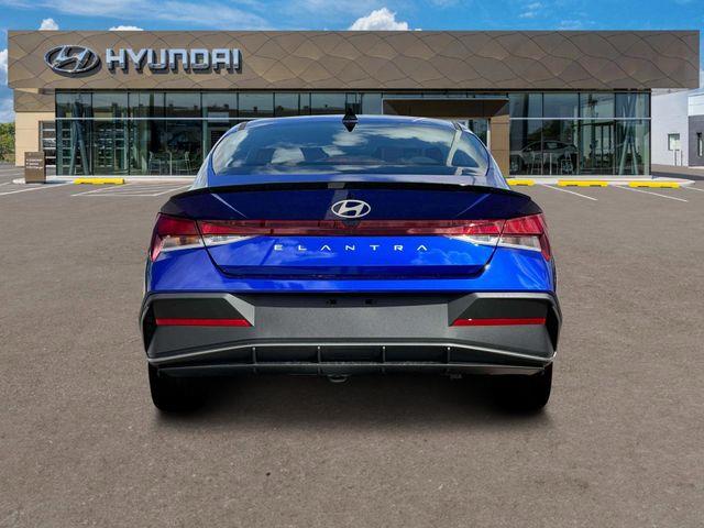 Hyundai Elantra  2025