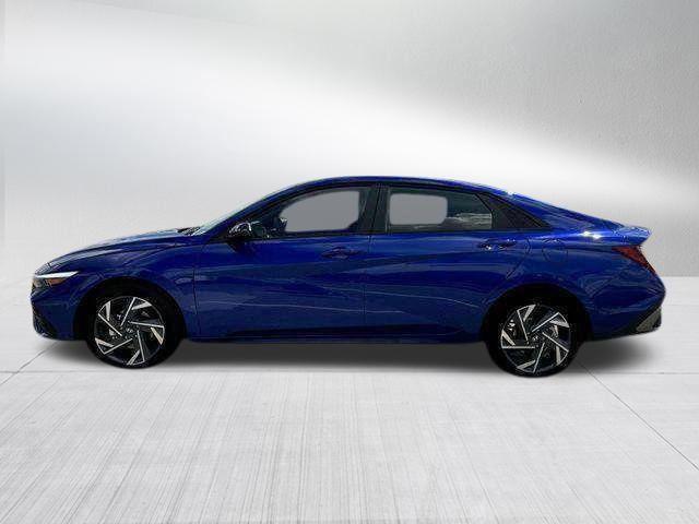 Hyundai Elantra  2025