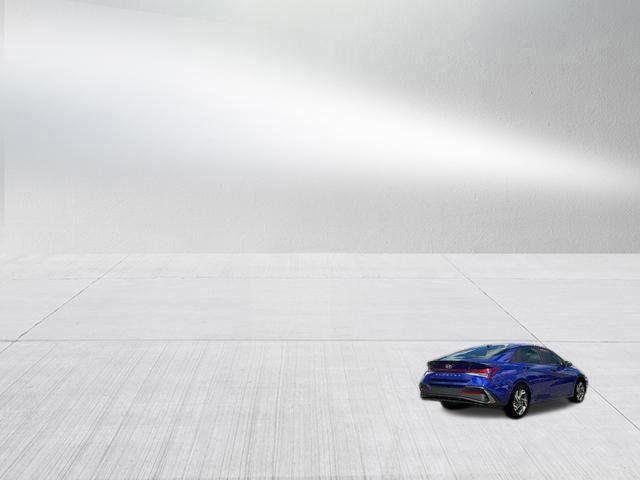 Hyundai Elantra  2025