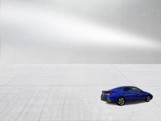 Hyundai Elantra  2025