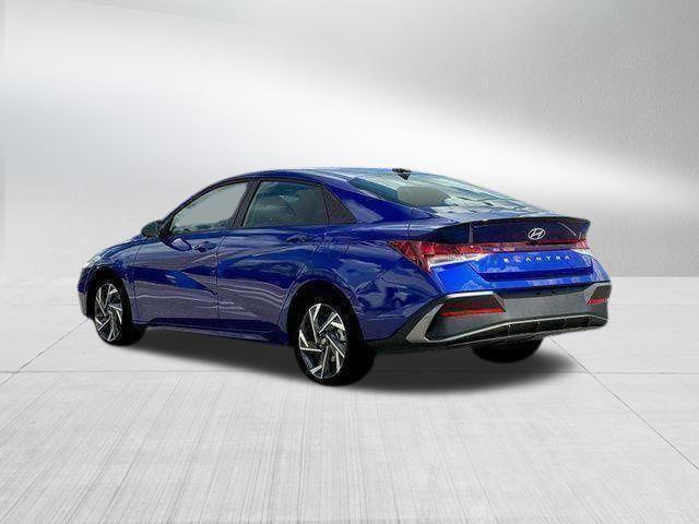 Hyundai Elantra  2025