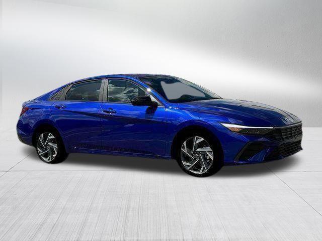 Hyundai Elantra  2025