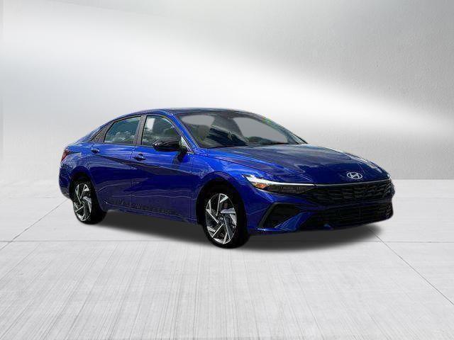 Hyundai Elantra  2025