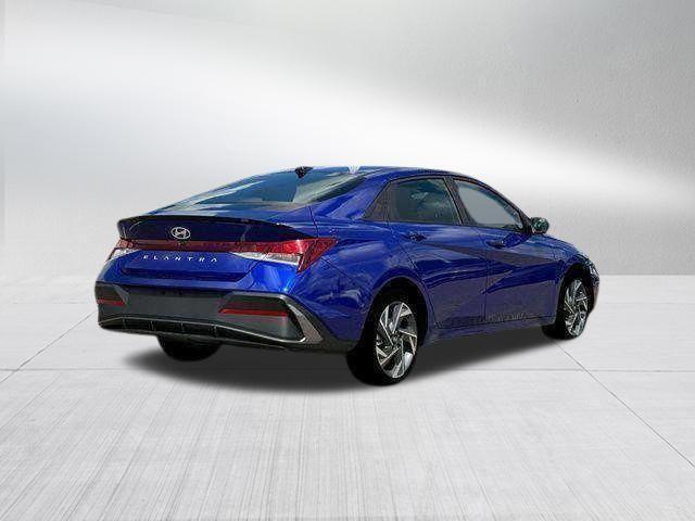 Hyundai Elantra  2025