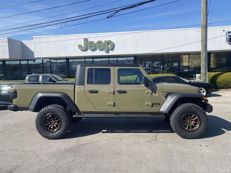 Jeep Gladiator  2025