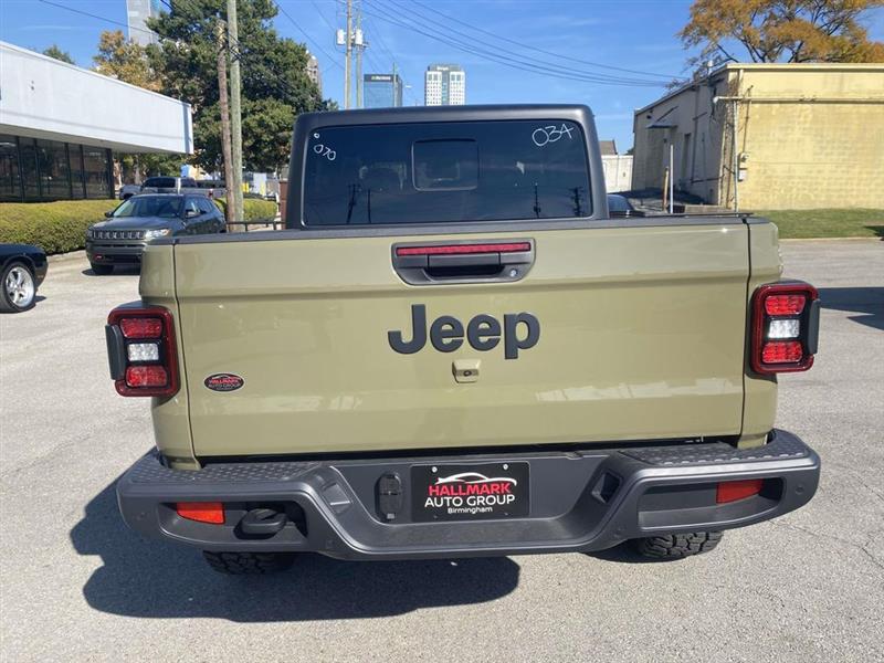 Jeep Gladiator  2025