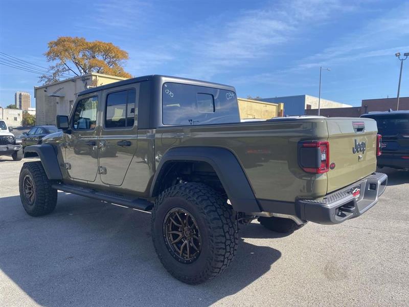 Jeep Gladiator  2025