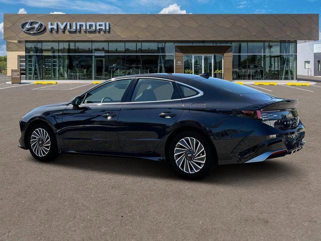 Hyundai Sonata Hybrid  2025