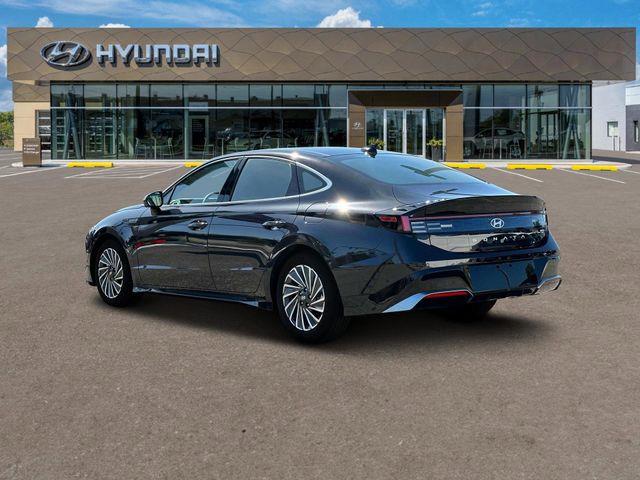 Hyundai Sonata Hybrid  2025