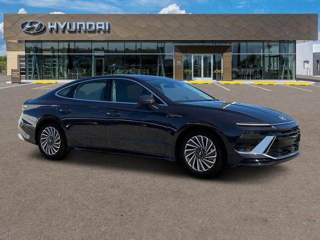 Hyundai Sonata Hybrid  2025