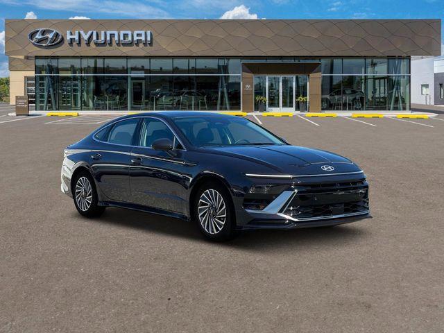 Hyundai Sonata Hybrid  2025