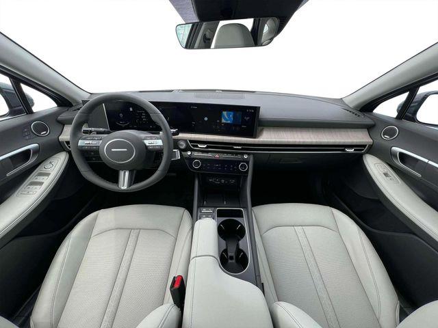 Hyundai Sonata Hybrid  2025