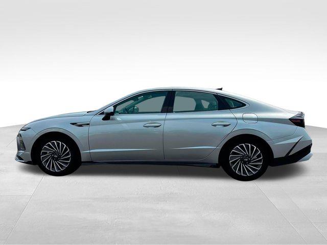 Hyundai Sonata Hybrid  2025