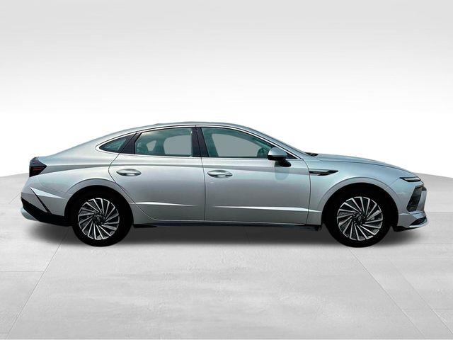 Hyundai Sonata Hybrid  2025