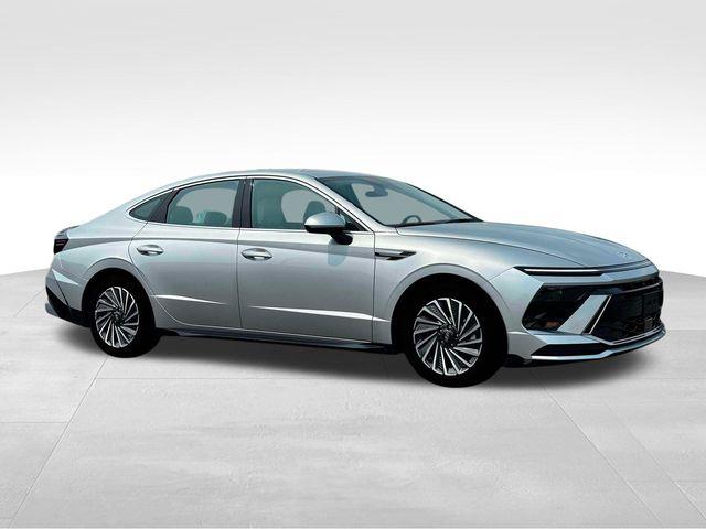 Hyundai Sonata Hybrid  2025