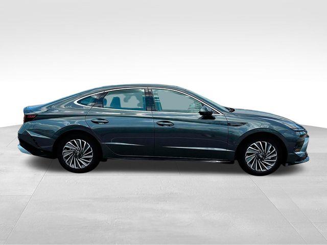 Hyundai Sonata Hybrid  2025