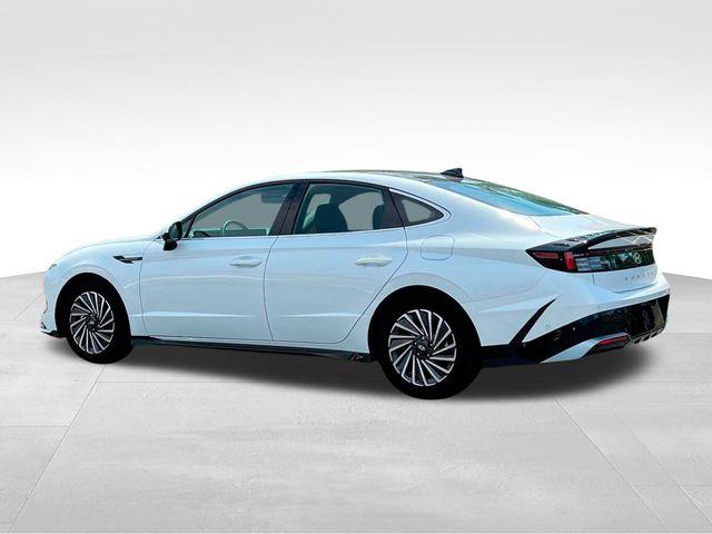 Hyundai Sonata Hybrid  2025