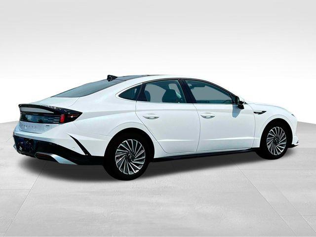 Hyundai Sonata Hybrid  2025
