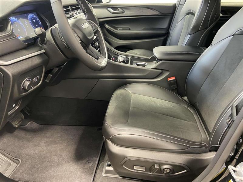 Jeep Grand Cherokee  2025