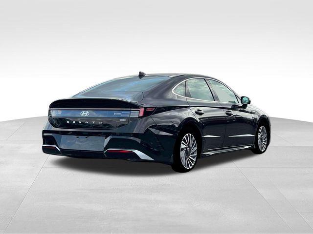 Hyundai Sonata Hybrid  2025