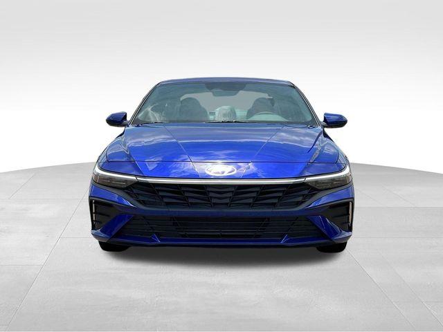 Hyundai Elantra  2025