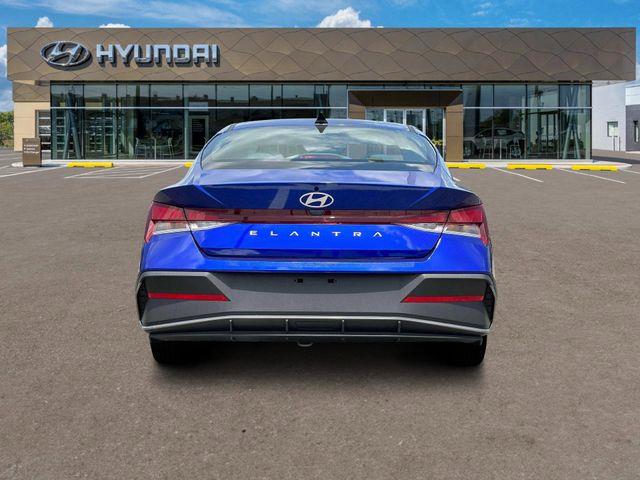 Hyundai Elantra  2025