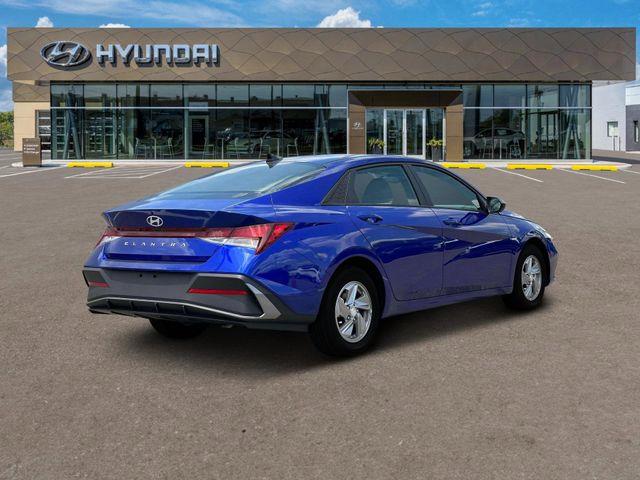 Hyundai Elantra  2025