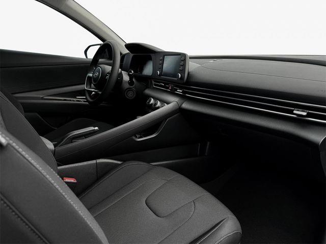 Hyundai Elantra  2025