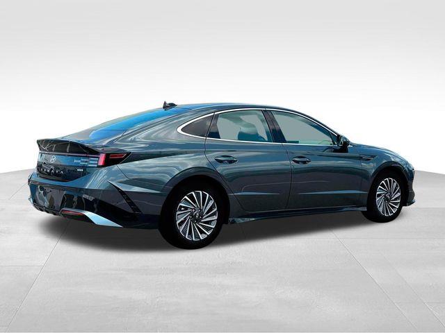 Hyundai Sonata Hybrid  2025