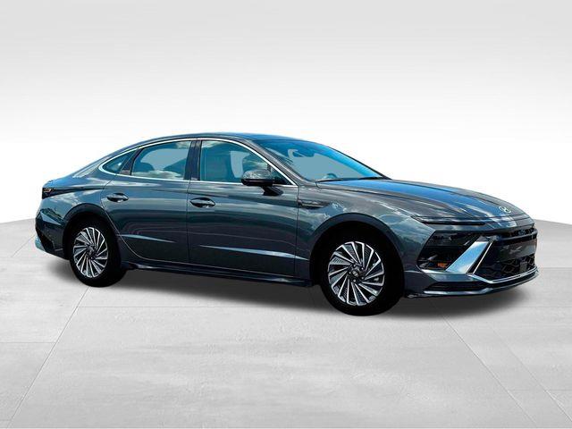 Hyundai Sonata Hybrid  2025