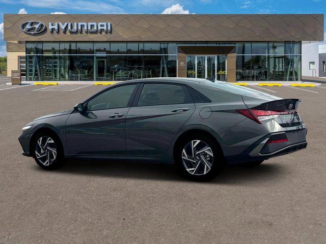Hyundai Elantra  2025