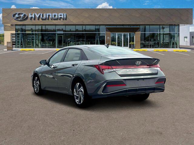 Hyundai Elantra  2025