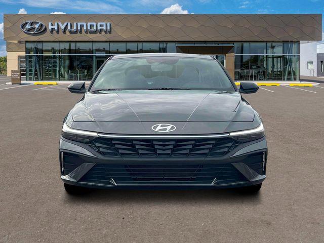 Hyundai Elantra  2025