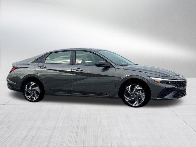 Hyundai Elantra  2025