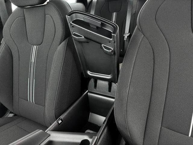 Hyundai Elantra  2025