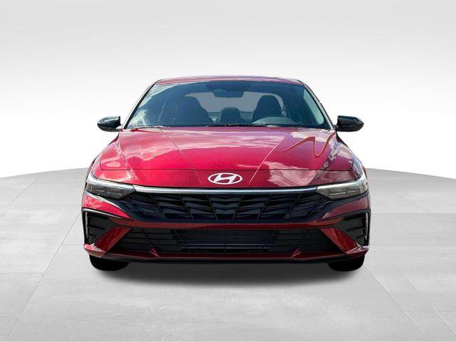 Hyundai Elantra  2025