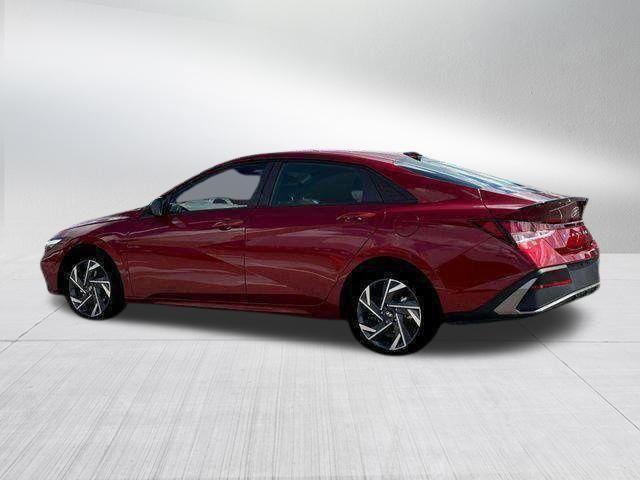 Hyundai Elantra  2025