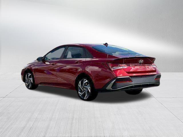 Hyundai Elantra  2025