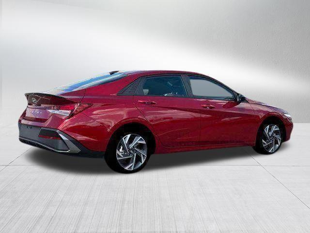 Hyundai Elantra  2025