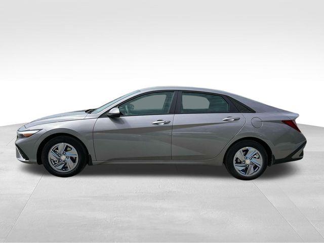 Hyundai Elantra  2025 Hyundai Elantra  2025