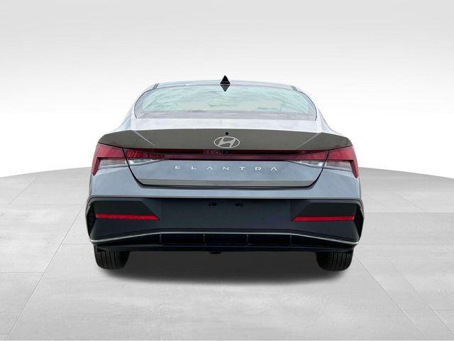 Hyundai Elantra  2025 Hyundai Elantra  2025